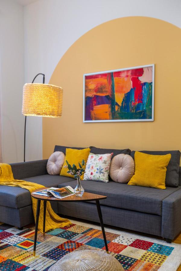 Central Gozsdu Apartment In The Party Street Budapest Exterior foto