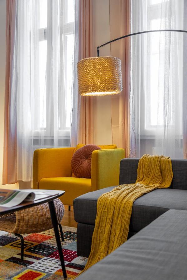 Central Gozsdu Apartment In The Party Street Budapest Exterior foto